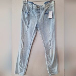 NWT Free People Womens Coachella Wash Distressed Straight Leg Jeans. Size 30